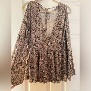 AEO Long sleeve cut out top